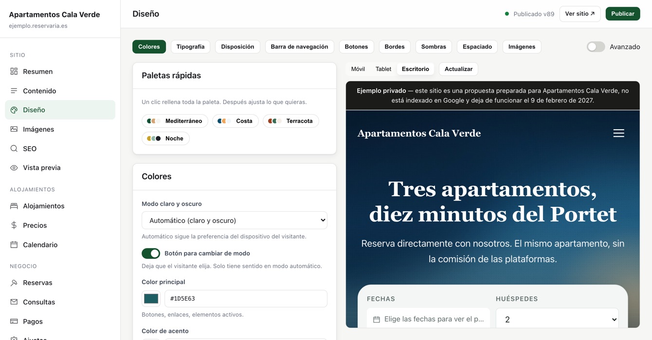 Pantalla de diseño del panel, con los controles de color, tipografía y disposición de la web.