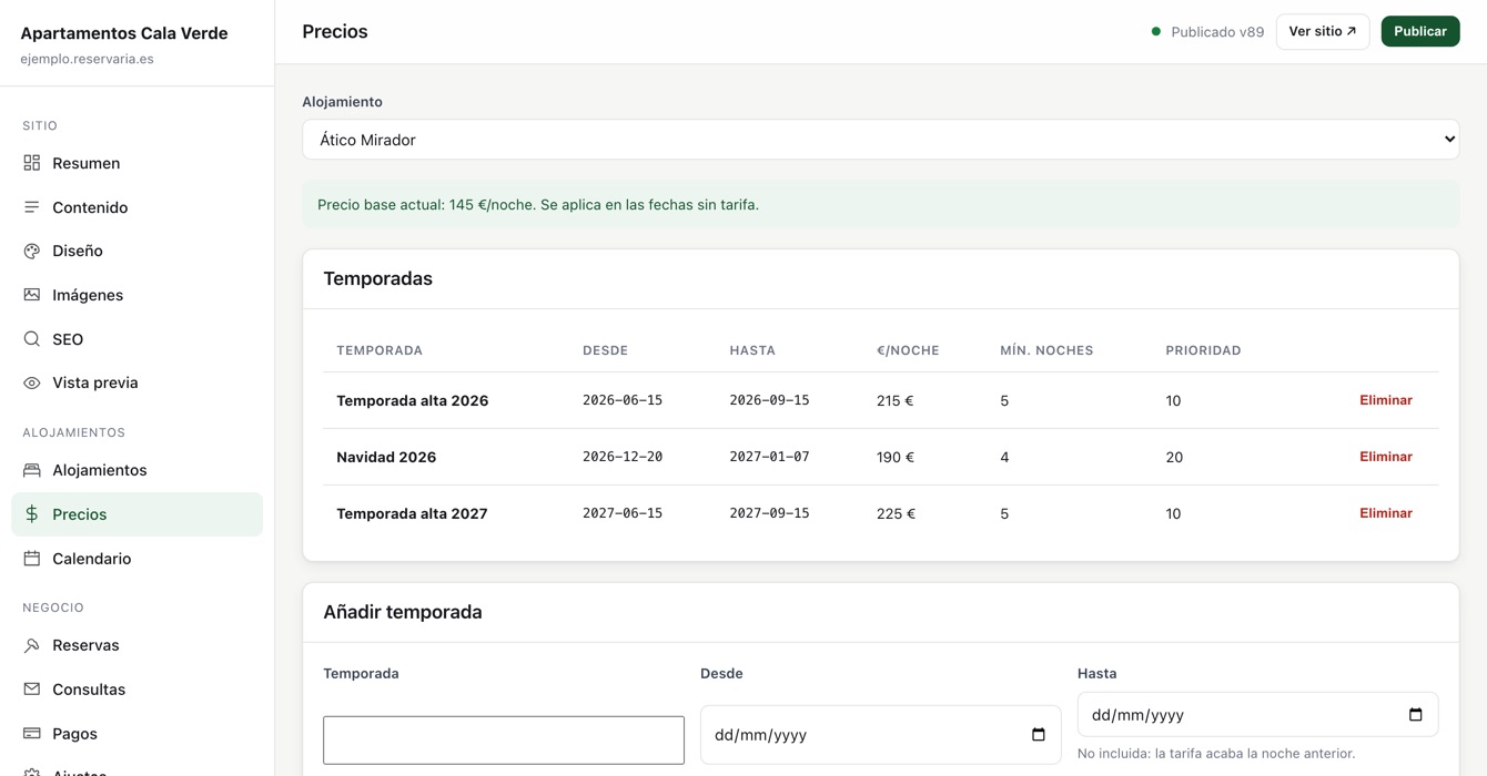 Pantalla de precios del panel: precio base por noche y una tabla de temporadas con fechas, precio, mínimo de noches y prioridad.
